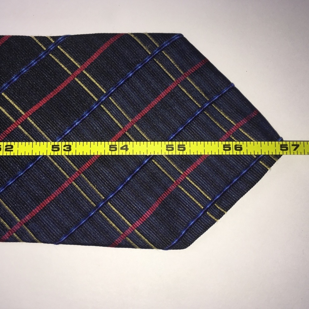 Tommy Hilfiger Black and Red Necktie 100% Silk - Picture 6 of 8